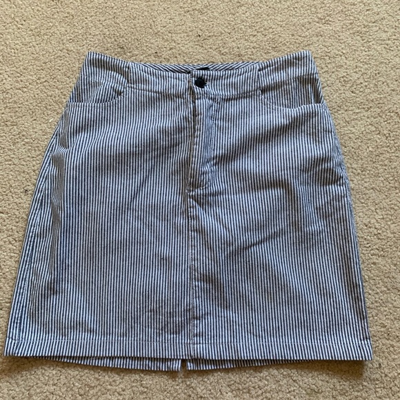 Brandy Melville Kassia Skirt - Picture 1 of 3